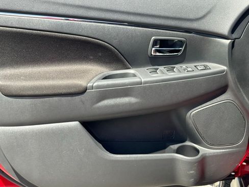 Used 2025 Mitsubishi Outlander Sport AWD image 16