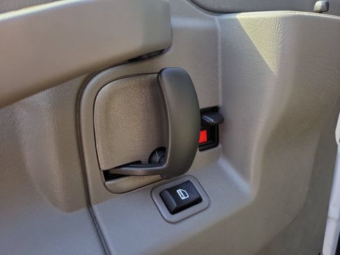 Used 2025 GMC Savana 3500 LT w/ LT Preferred Equipment Group RWD image 16
