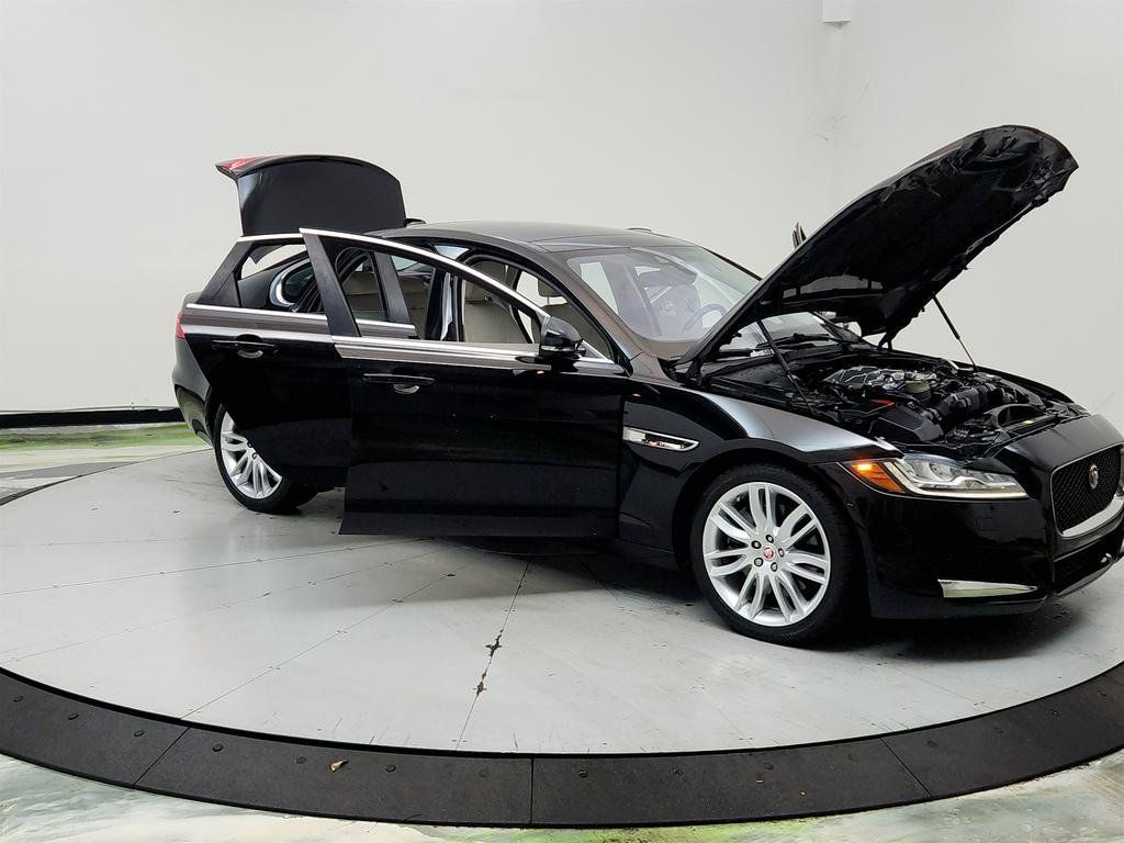 Used 2016 Jaguar XF Prestige RWD image 10