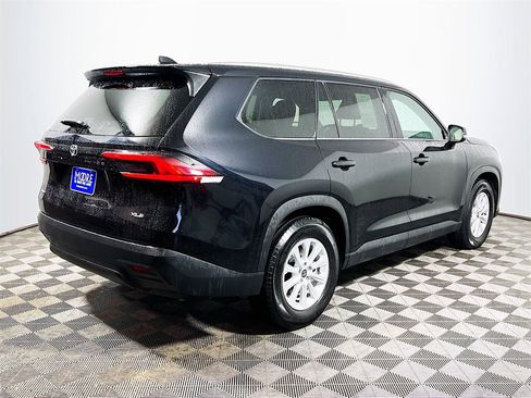 Used 2025 Toyota Grand Highlander AWD image 8