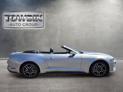 Used 2022 Ford Mustang Premium RWD image 3
