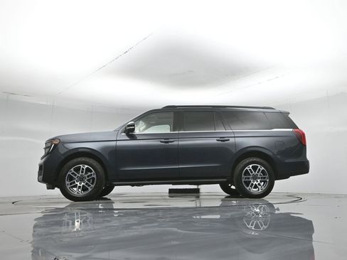 Used 2025 Ford Expedition Max Active AWD/4WD image 8