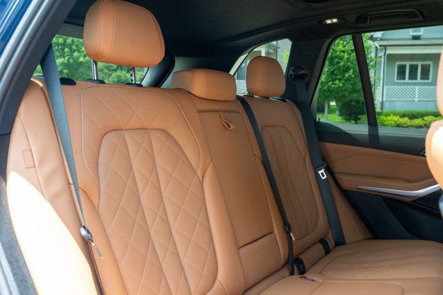 Used 2023 BMW X5 xDrive40i w/ Premium Package AWD/4WD image 51
