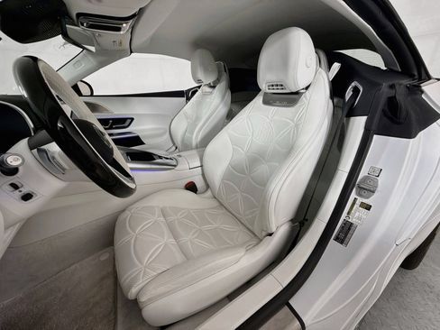 Used 2026 Mercedes-Benz Maybach SL 680 image 9