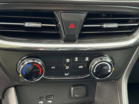 Used 2025 Buick Encore GX Preferred image 16