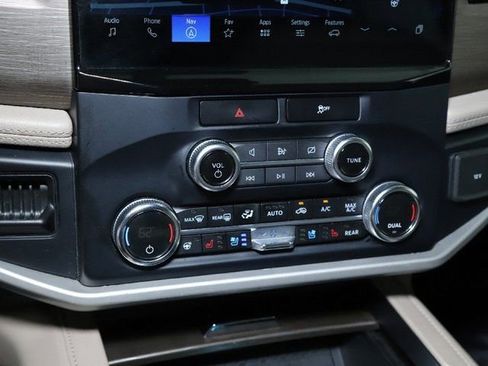 Used 2023 Ford Expedition Limited image 29