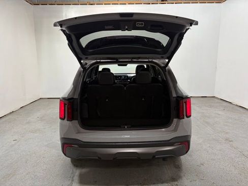 Used 2025 Kia Sorento X-Line EX image 9
