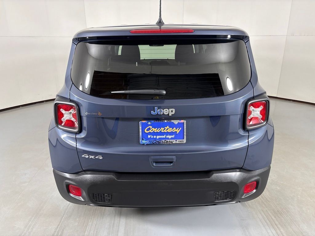 Used 2023 Jeep Renegade Latitude AWD/4WD image 7