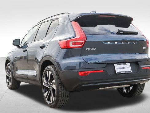 New 2026 Volvo XC40 B5 Ultra w/ Climate Package image 7