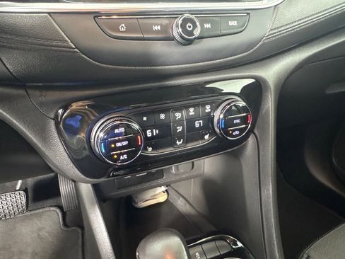 Used 2021 Buick Encore GX Select image 17