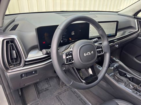 Used 2025 Kia Sorento S w/ Panoramic Sunroof Package AWD/4WD image 13