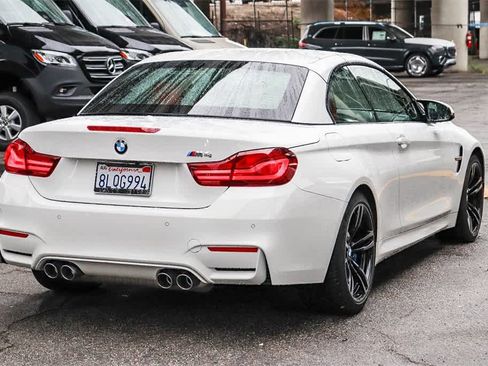 Used 2020 BMW M4 Convertible image 3