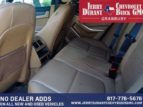 Used 2023 Jaguar XF SE RWD image 22
