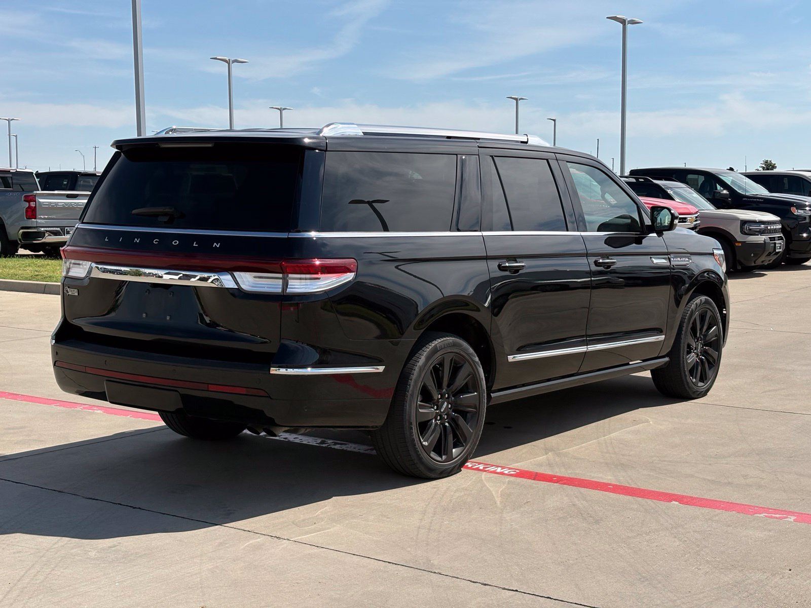 Used 2024 Lincoln Navigator L Reserve AWD/4WD image 8