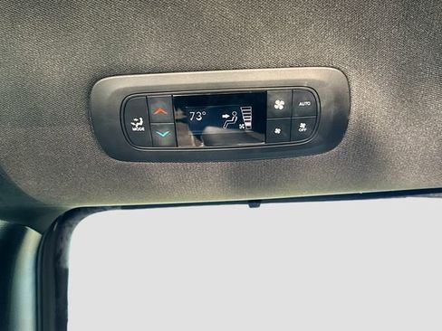 Used 2021 Chrysler Pacifica Touring-L w/ S Appearance Package image 23