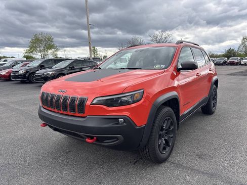 Used 2021 Jeep Cherokee Trailhawk w/ Sun, Sound & Nav Group AWD/4WD image 2
