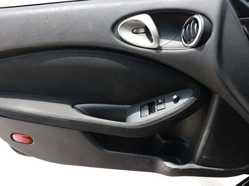 Used 2014 Nissan 370Z Coupe RWD image 34