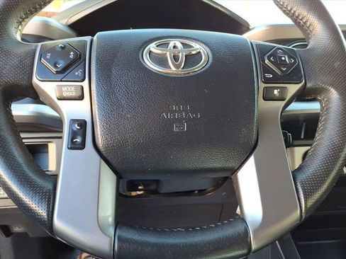 Used 2016 Toyota Tacoma SR5 w/ SR5 Appearance Package (SN) image 11