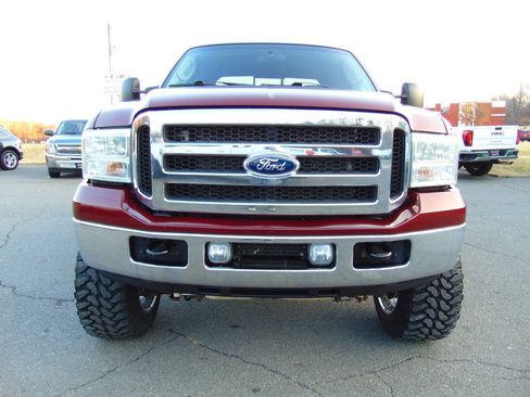 Used 2005 Ford F250 Lariat image 3