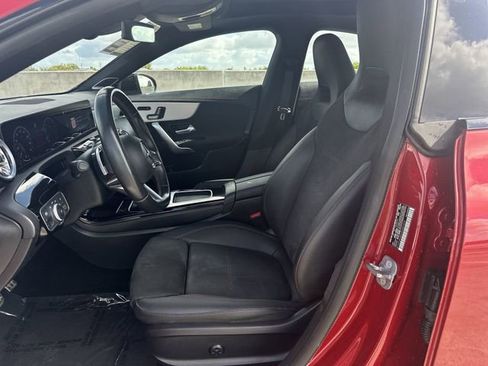 Used 2025 Mercedes-Benz CLA 250 image 30