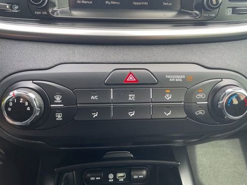 Used 2020 Kia Sorento L image 27
