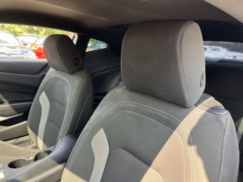 Used 2018 Chevrolet Camaro LT image 14