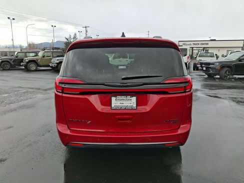 New 2026 Chrysler Pacifica Limited w/ S Appearance Package image 5