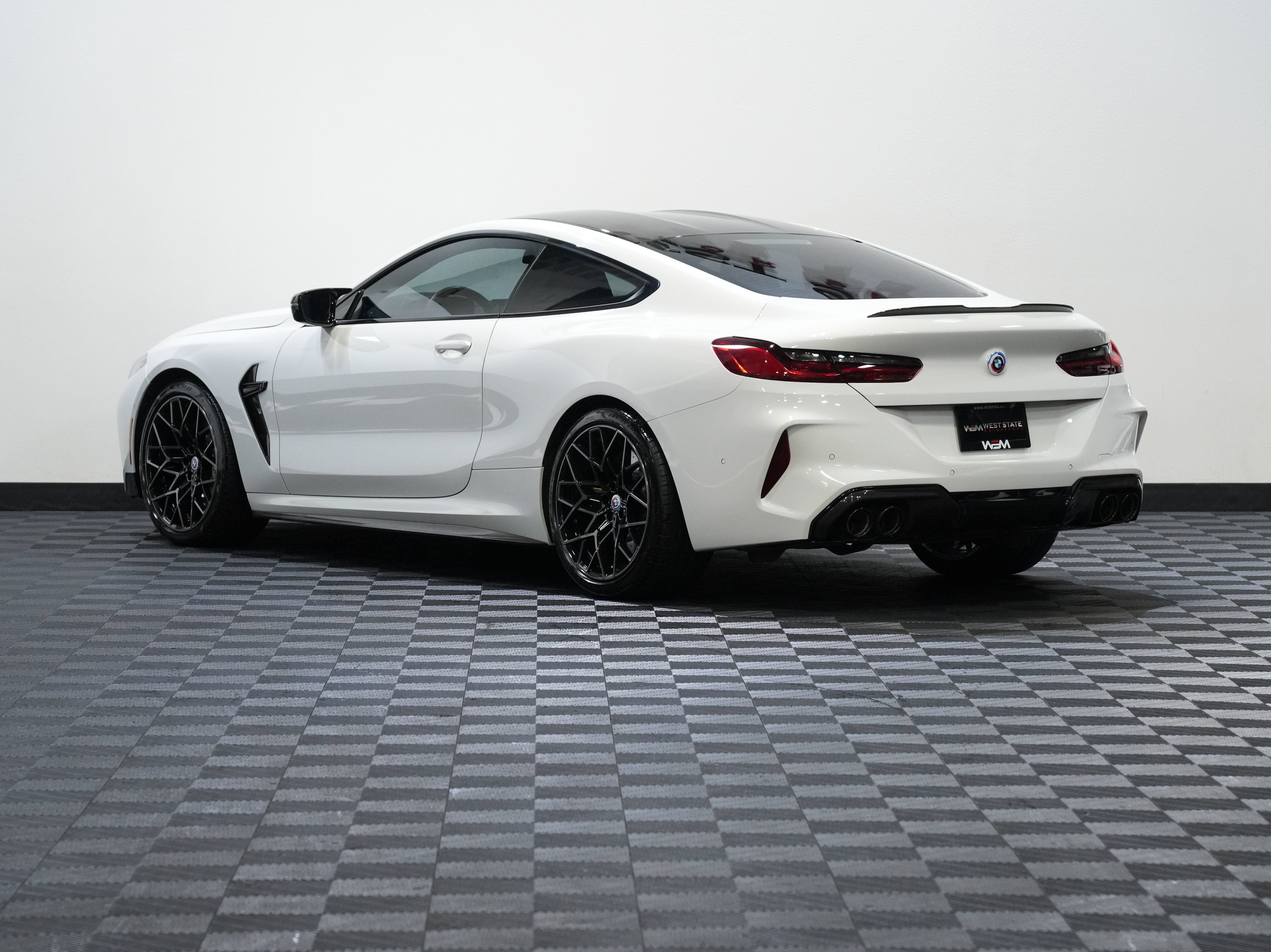 Used 2023 BMW M8 Competition w/ M Carbon Exterior Package AWD/4WD image 8