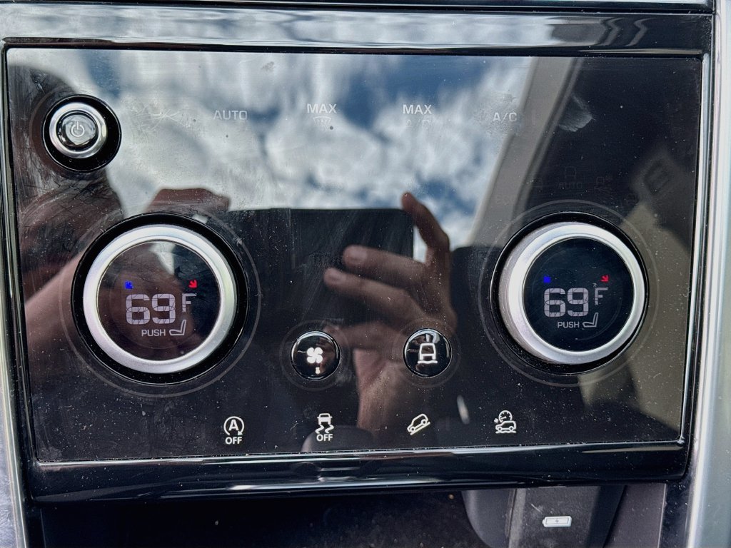Used 2023 Land Rover Discovery Sport S AWD/4WD image 18