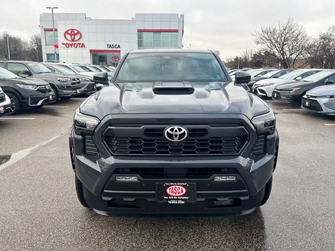 Used 2025 Toyota Tacoma TRD Sport image 2