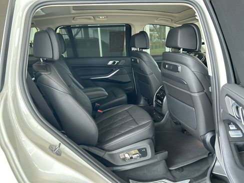 Used 2023 BMW X7 xDrive40i w/ Premium Package AWD/4WD image 30