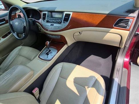 Used 2013 Hyundai Genesis 3.8 RWD image 26