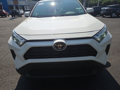 Used 2023 Toyota RAV4 LE AWD/4WD image 8