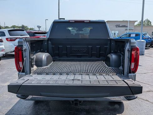 Used 2025 GMC Sierra 1500 SLT AWD/4WD image 8