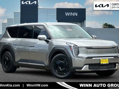 Certified 2024 Kia EV9 Light RWD image 1