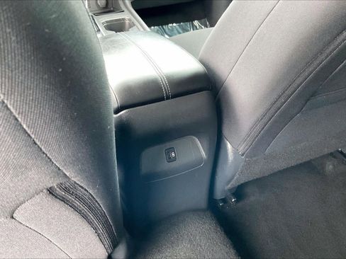 Used 2022 Nissan Sentra SV w/ All-Weather Package image 32