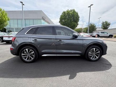 Used 2022 Audi Q5 2.0T Premium w/ Convenience Package AWD/4WD image 8