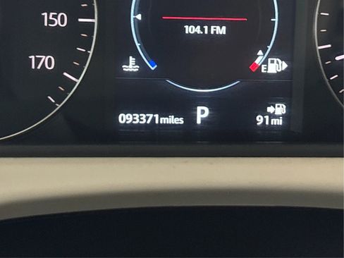 Used 2019 Land Rover Range Rover Velar S AWD/4WD image 48