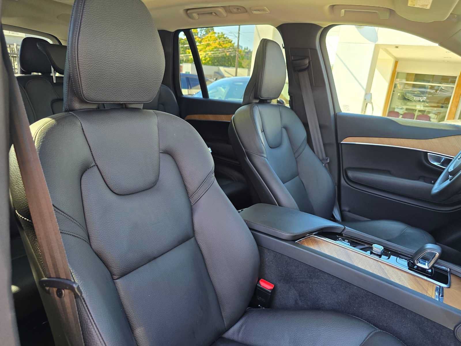 Used 2024 Volvo XC90 B6 Plus w/ Protection Package Premier AWD/4WD image 11