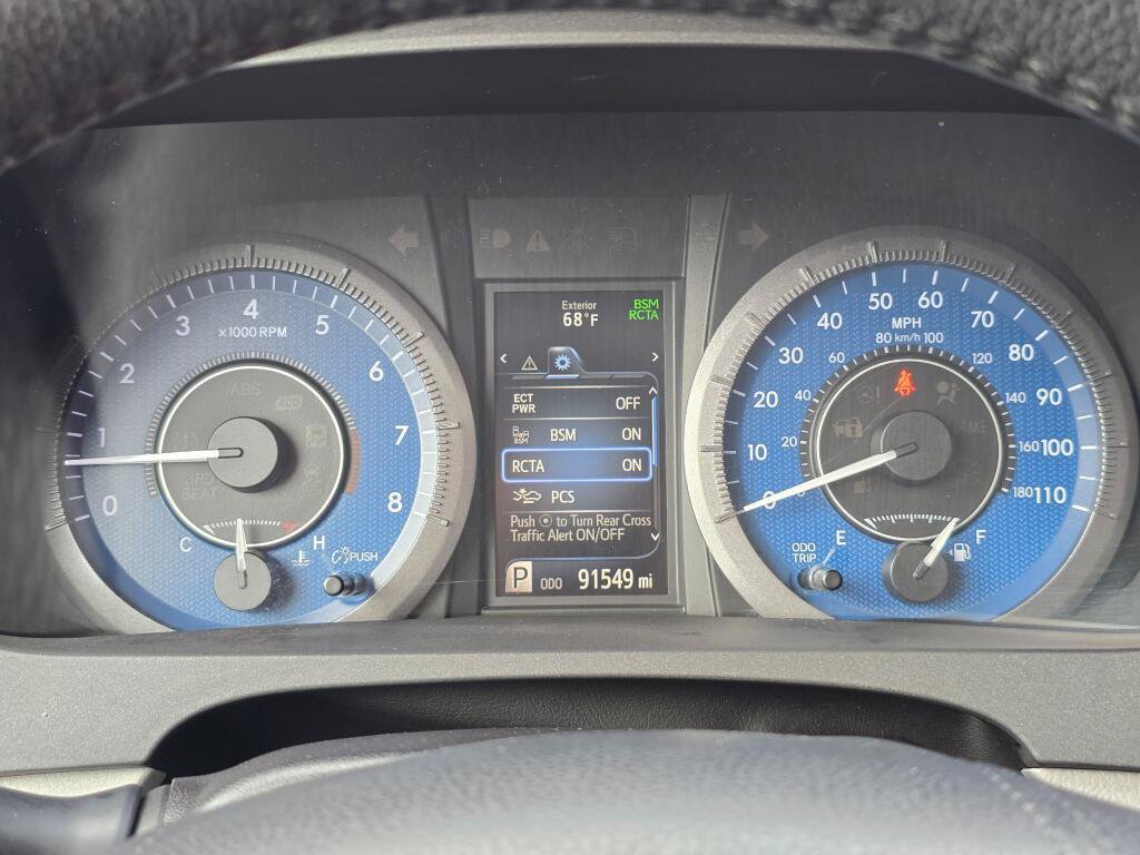 Used 2020 Toyota Sienna XLE w/ XLE Navigation Package FWD image 21