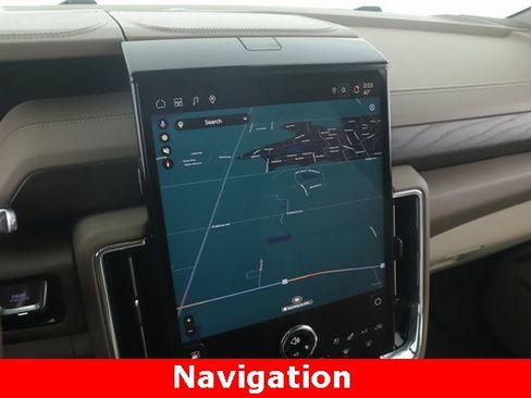 Used 2025 GMC Yukon Denali w/ Sun & Power Step Package image 5