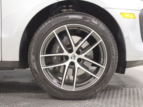 Certified 2025 Porsche Macan AWD/4WD image 14