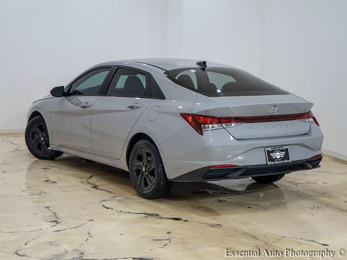 Used 2022 Hyundai Elantra SEL FWD image 10