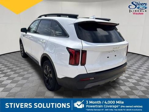 Used 2023 Kia Sorento S w/ Panoramic Sunroof Package AWD/4WD image 9
