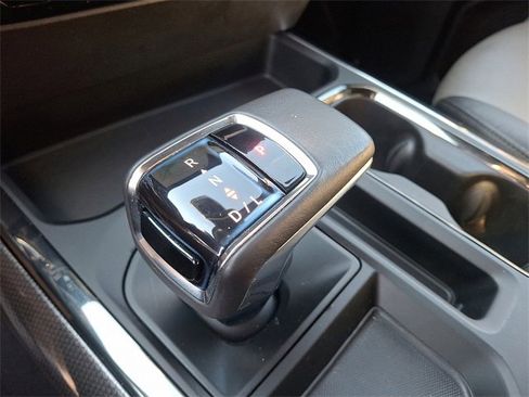 Used 2022 Chevrolet Silverado 1500 ZR2 w/ Technology Package image 14