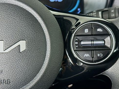 Used 2025 Kia Soul S FWD image 13