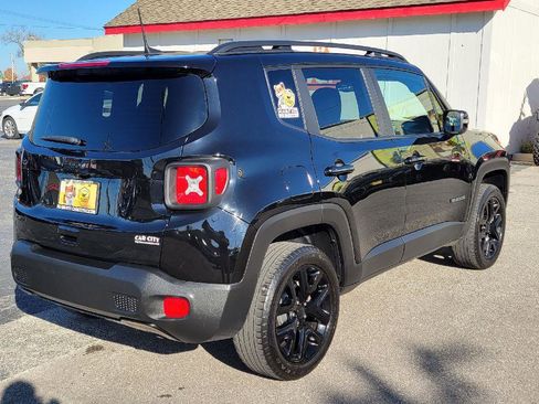 Used 2022 Jeep Renegade Altitude w/ Convenience Group image 22
