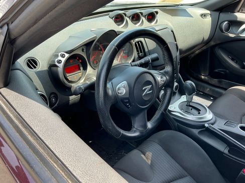 Used 2016 Nissan 370Z Coupe RWD image 11