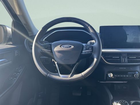 Used 2023 Ford Escape Platinum image 38