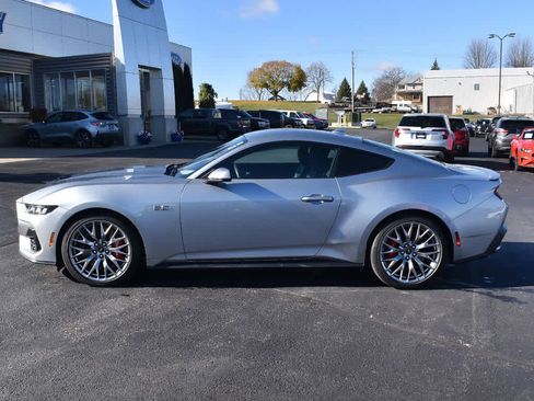 Used 2024 Ford Mustang GT Premium image 2